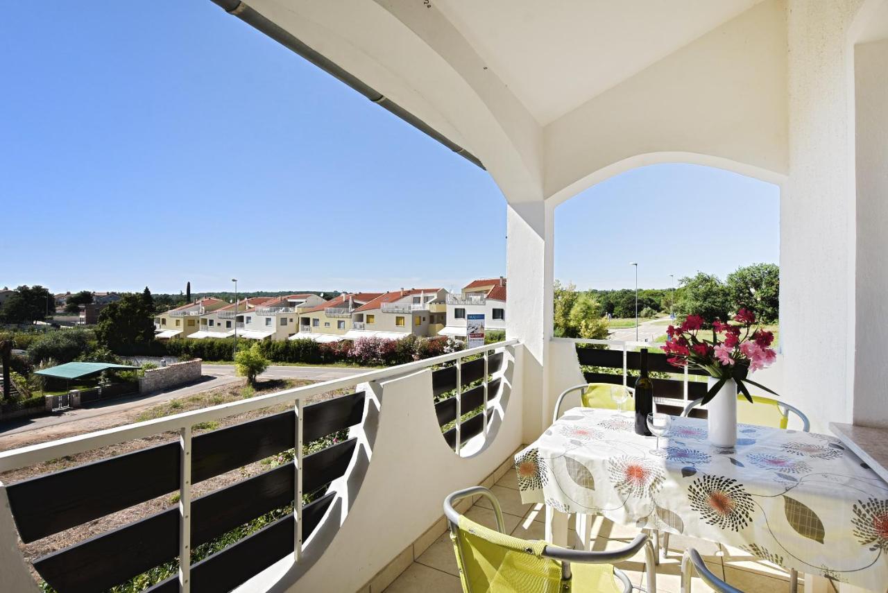 Apartments Vila Marinela Porec Exterior photo